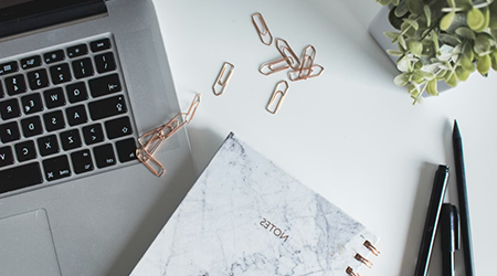 企业培训定制课如何与绩效考核挂钩？构建学习型组织的闭环设计